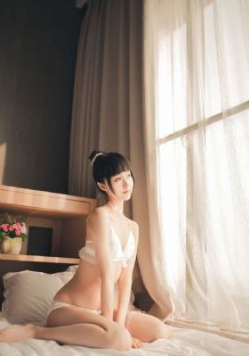 诱人的年轻的秘书2